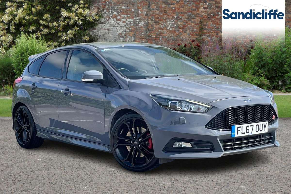 Ford Focus St £22,871 - £32,400
