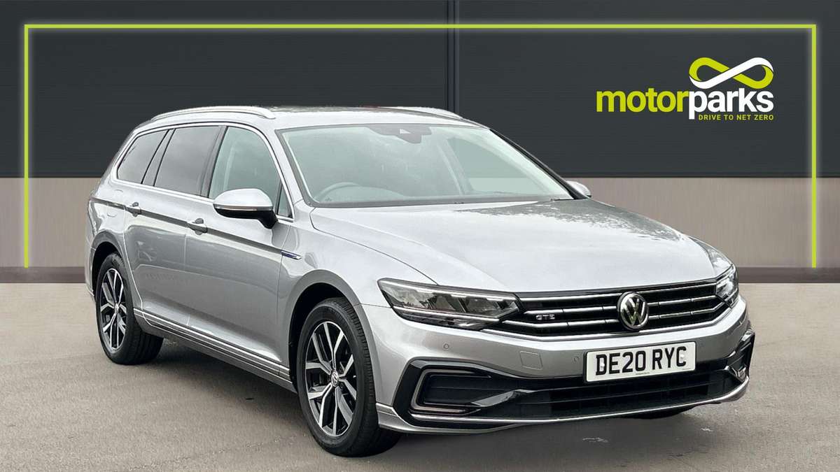 Volkswagen Passat Gte £17,600 - £30,261