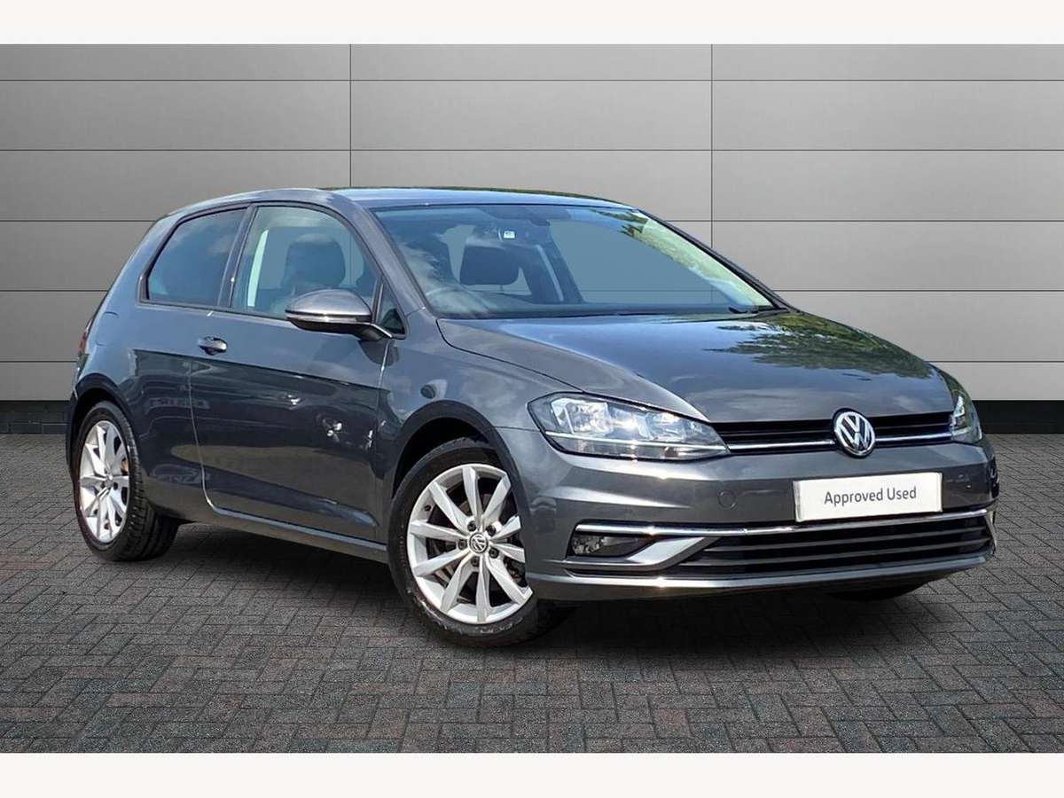 Volkswagen Golf £18,618 - £50,995
