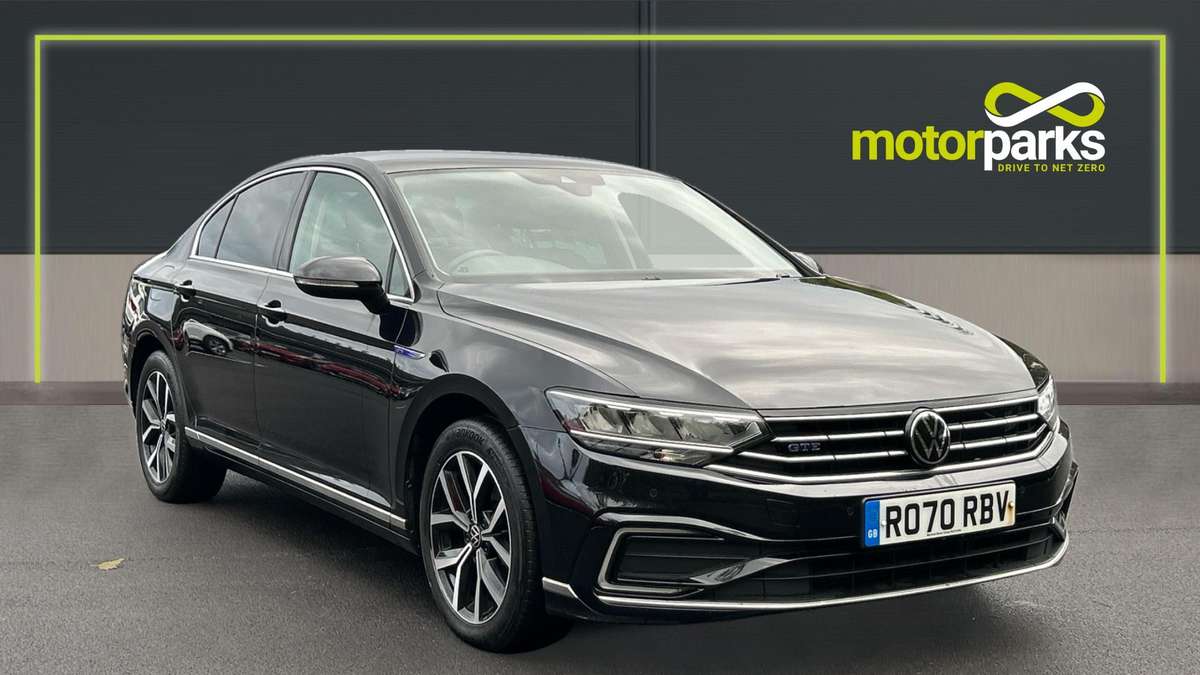 Volkswagen Passat Gte £17,600 - £30,261