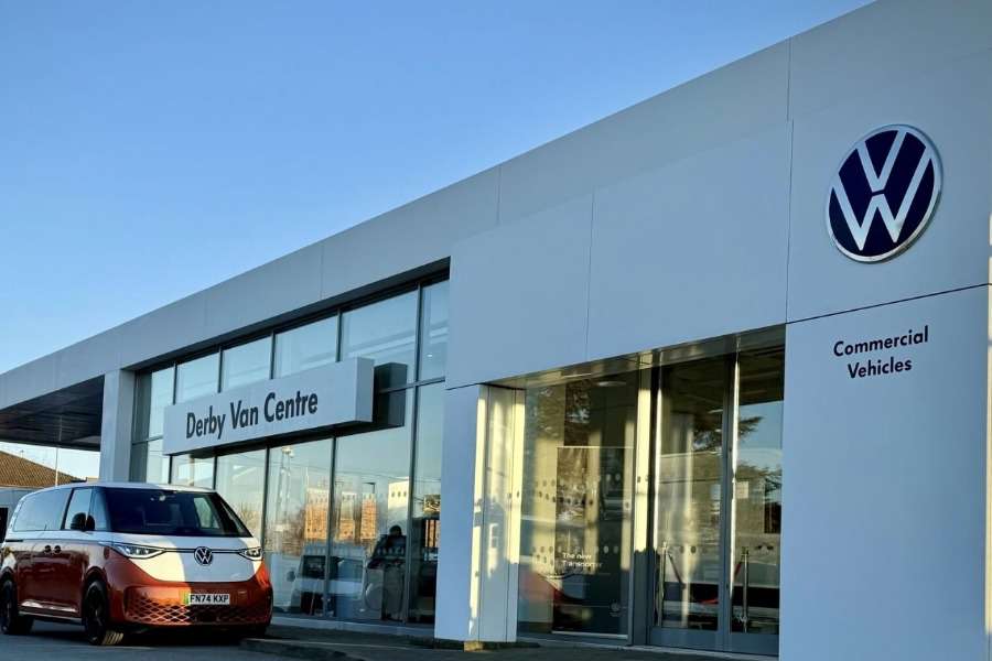 Volkswagen Caddy Maxi £24,458 - £38,870