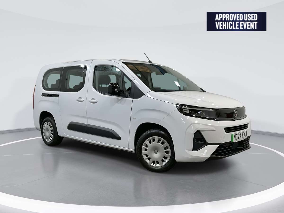 Vauxhall Combo Life E £15,639 - £25,000