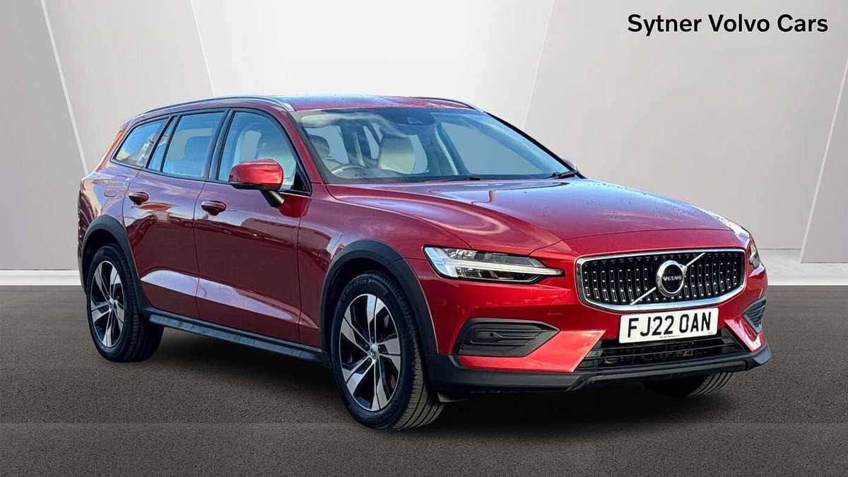 Volvo V60 Cross Country £30,220 - £31,000