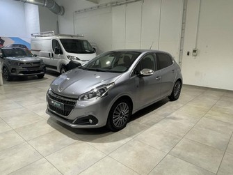 Photo Peugeot 208 1.2 PureTech 110ch E6.c Tech Edition S&S EAT6 5p