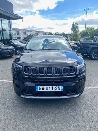 Photo Jeep Compass II 1.5 Turbo T4 130 ch BVR7 e-Hybrid Summit 5p