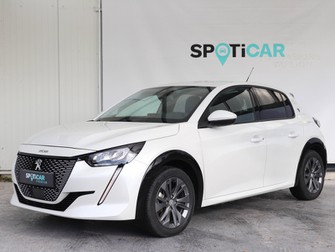Photo Peugeot 208 e-208 136ch Roadtrip