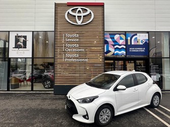 Photo Toyota Yaris 116h Dynamic Business 5p + Programme Beyond Zero Academy MY22