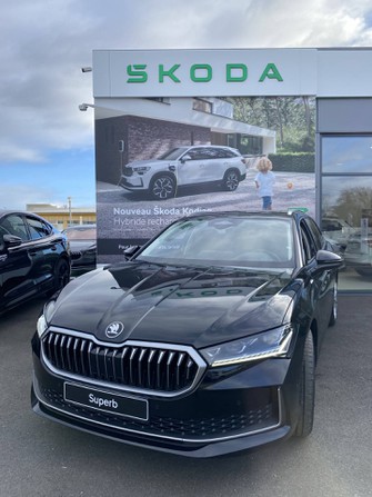 Photo Skoda Superb COMBI Superb Combi 2.0 TDI 150 ch SCR DSG7