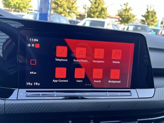 Photo Volkswagen Golf 1.5 eTSI OPF 150ch R-Line DSG7