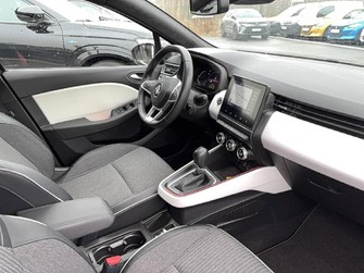 Photo Renault Clio V E-Tech hybride 145 Engineered
