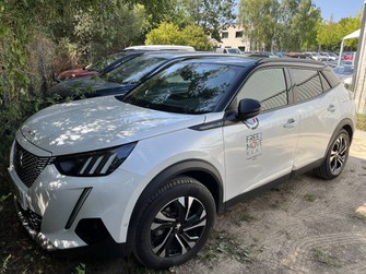 Photo Peugeot 2008 Electrique 136 ch GT