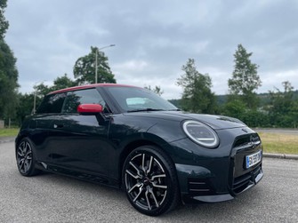 Photo Mini Mini Cooper SE 218ch JCW