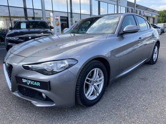 Photo Alfa-Romeo Giulia 2.2 136 ch AT8 Business 4p