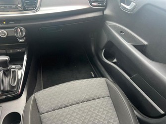 Photo Kia Rio 1.0L T-GDi 120 ch ISG DCT7 Urban Edition