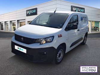 Photo Peugeot Partner FGN FOURGON STANDARD 650 KG BLUEHDI 100 S&S BVM5 ASPHALT