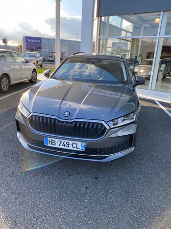 Photo Skoda Superb COMBI Superb Combi 2.0 TDI 150 ch SCR DSG7