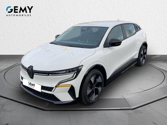 Photo Renault Megane E-Tech 130 ch autonomie urbaine AC7 Equilibre