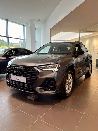 Photo Audi Q3 Q3 35 TFSI 150 ch S tronic 7