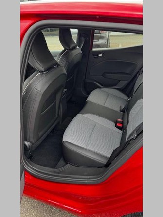 Photo Renault Clio techno full hybrid E-Tech 145 ch - 24