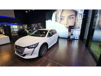 Photo Peugeot 208 Electrique 50 kWh 136ch Style