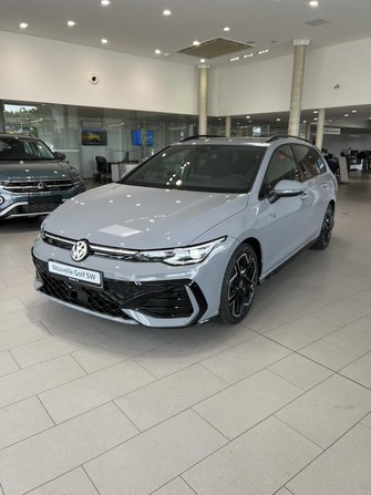 Photo Volkswagen Golf SW 1.5 eTSI EVO2 150 DSG7 R-Line
