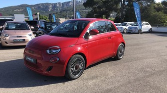 Photo Fiat 500 500e MY22 SERIE 1 STEP Berline e 95 ch (RED)