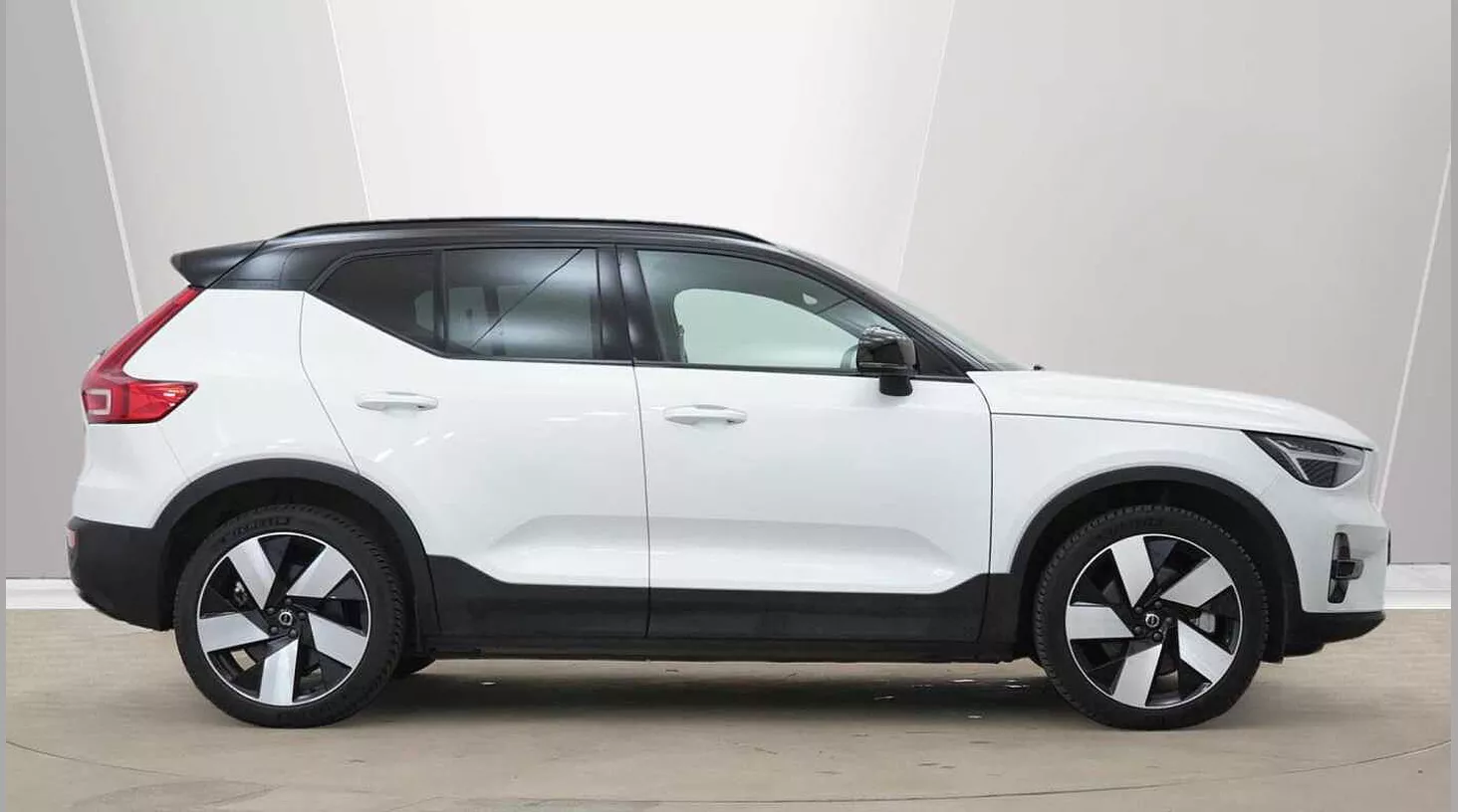 Volvo XC40 Recharge 300kW Recharge Twin Plus 82kWh 5dr AWD Auto